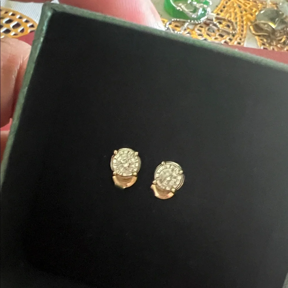 Fluted Bezel Women Or Men 14K Yellow Gold Elegant 1-Ct Diamond Stud Earrings - Picture 3 of 9